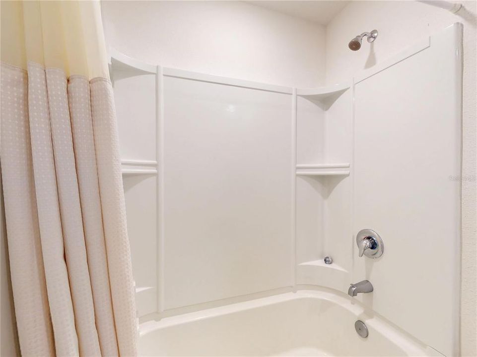 На продажу: $329,500 (3 спален, 2 ванн, 1614 Квадратных фут)