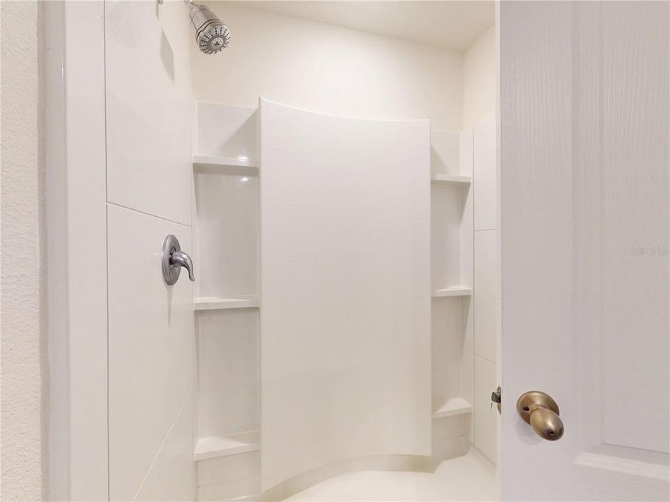 На продажу: $329,500 (3 спален, 2 ванн, 1614 Квадратных фут)