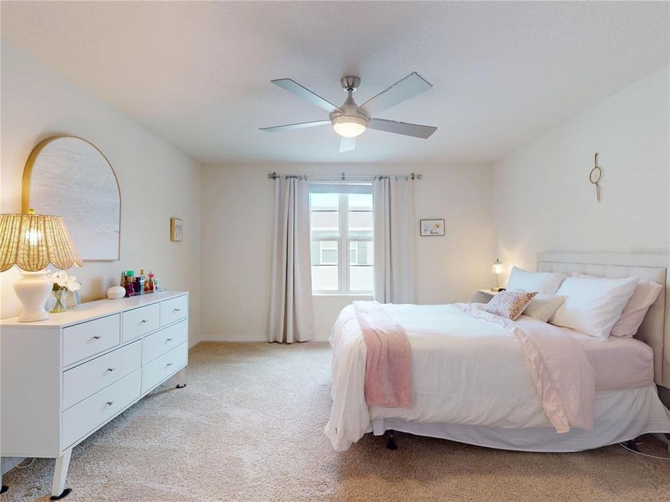 На продажу: $329,500 (3 спален, 2 ванн, 1614 Квадратных фут)