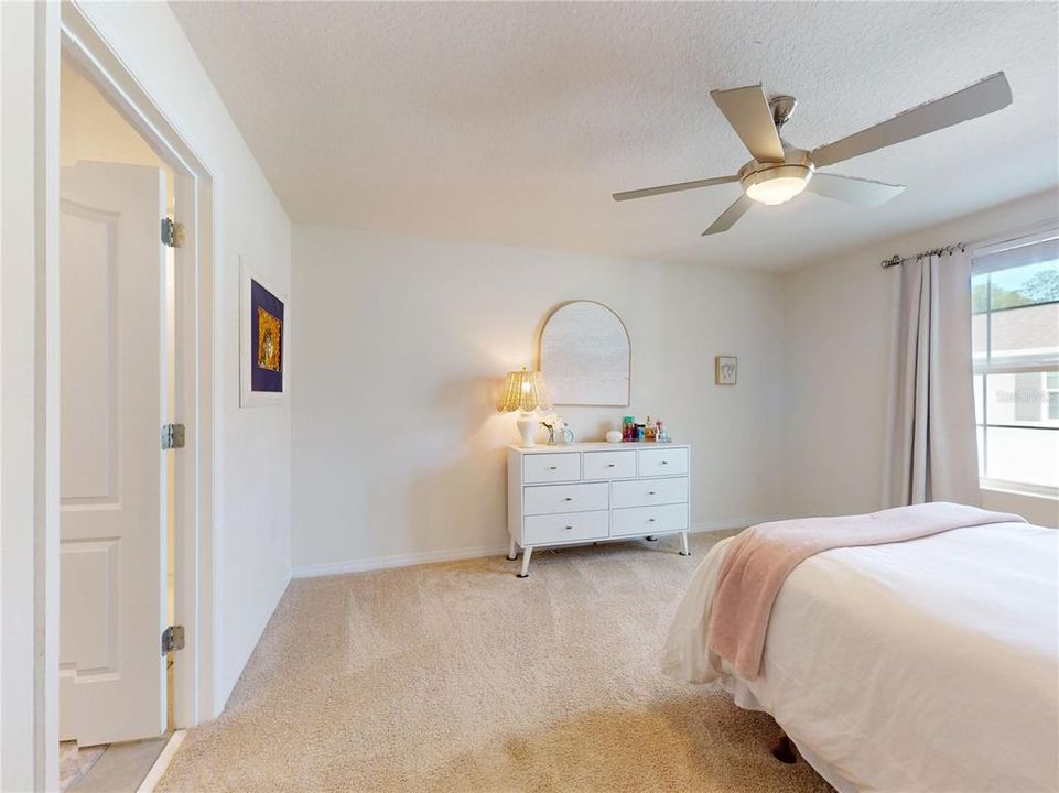 На продажу: $329,500 (3 спален, 2 ванн, 1614 Квадратных фут)