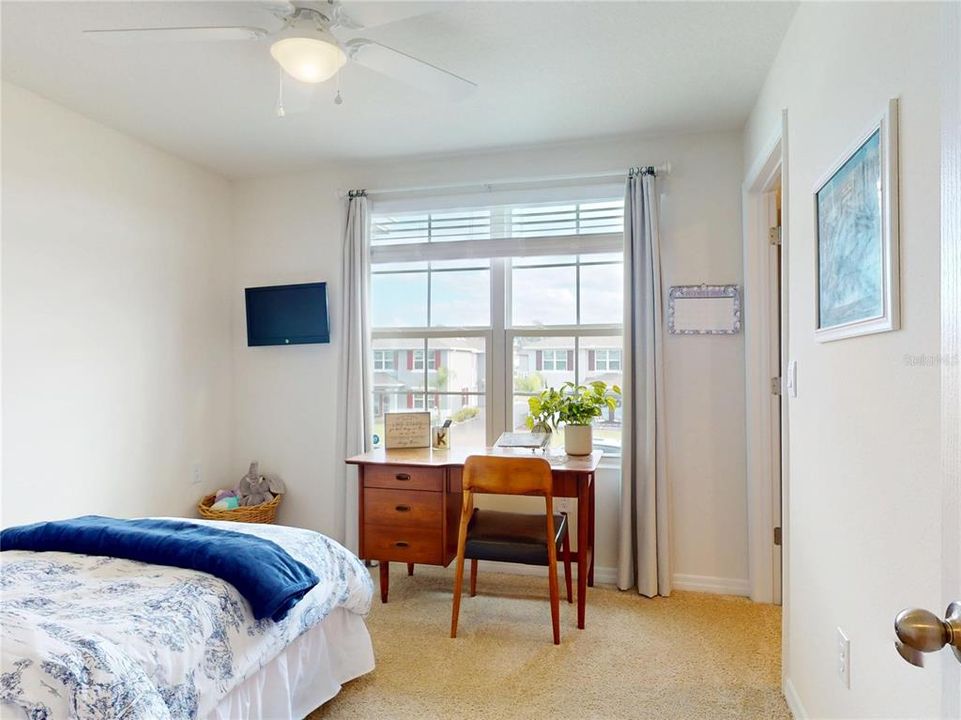 На продажу: $329,500 (3 спален, 2 ванн, 1614 Квадратных фут)