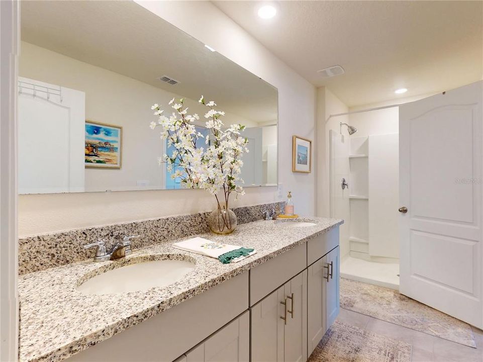 На продажу: $329,500 (3 спален, 2 ванн, 1614 Квадратных фут)