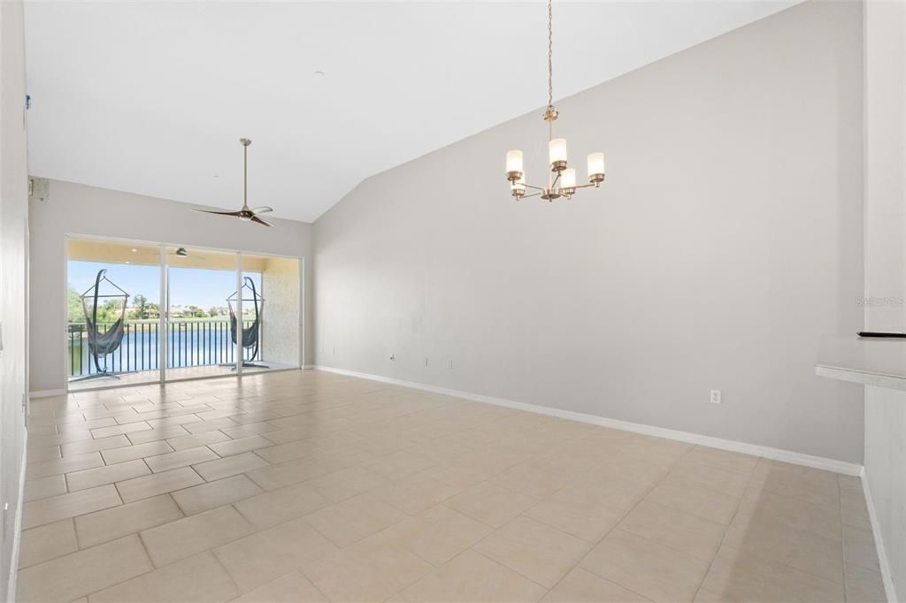 出租: $2,400 (2 贝兹, 2 浴室, 1552 平方英尺)