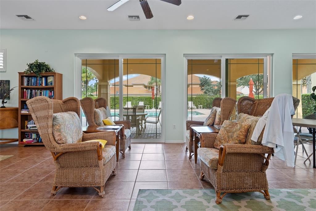 出租: $2,400 (2 贝兹, 2 浴室, 1552 平方英尺)