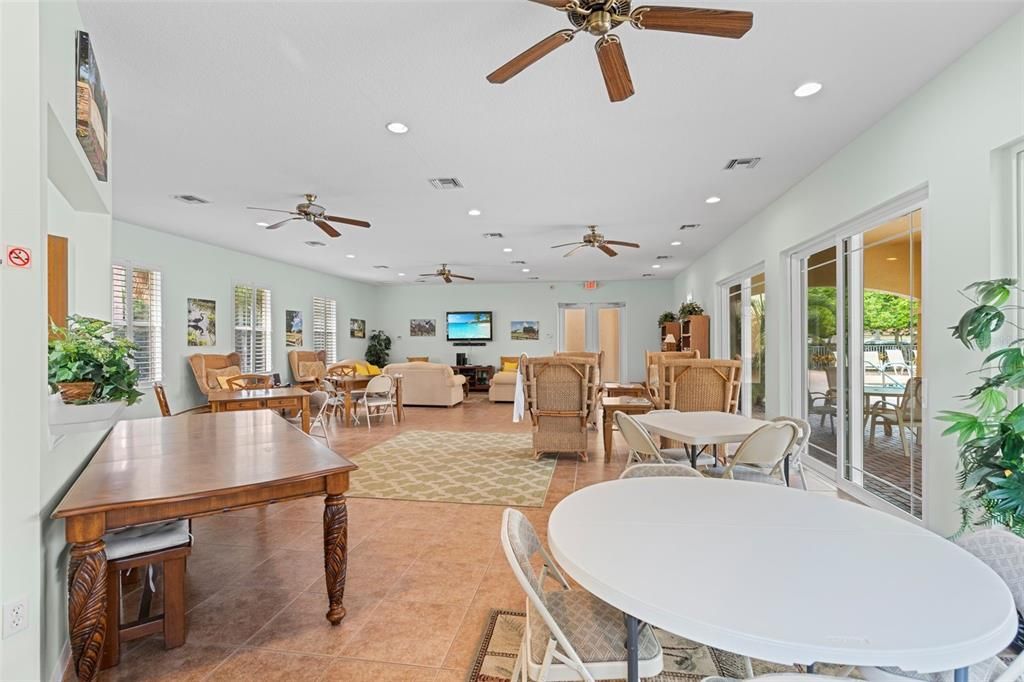 出租: $2,400 (2 贝兹, 2 浴室, 1552 平方英尺)