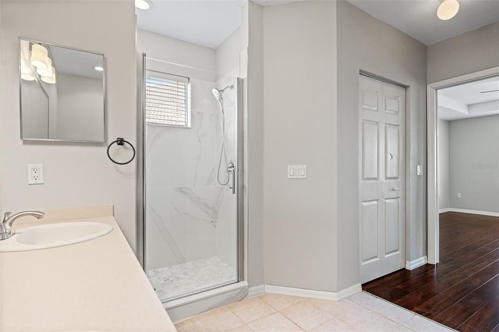 出租: $2,400 (2 贝兹, 2 浴室, 1552 平方英尺)