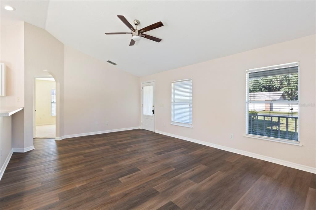 Activo con contrato: $239,900 (1 camas, 1 baños, 839 Pies cuadrados)