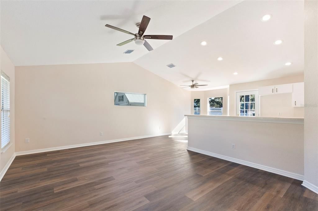 Activo con contrato: $239,900 (1 camas, 1 baños, 839 Pies cuadrados)