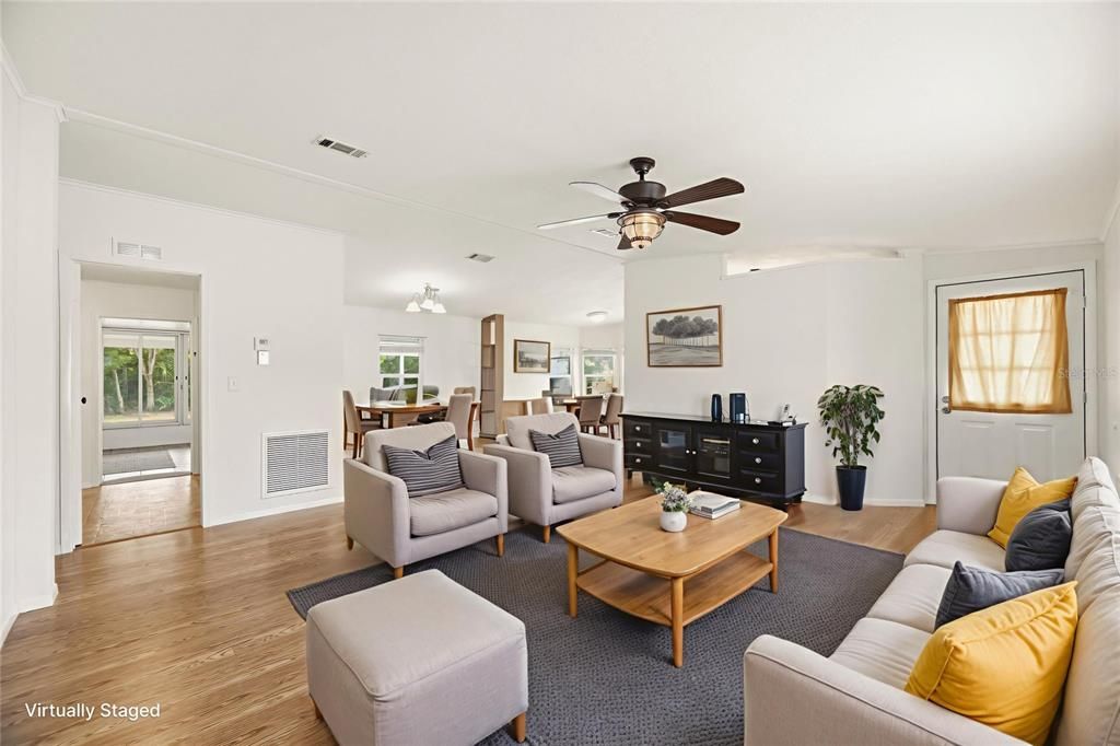 For Sale: $229,000 (2 beds, 2 baths, 1340 Square Feet)