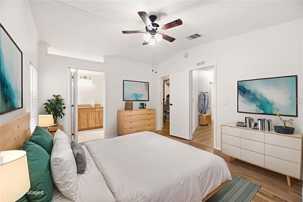 For Sale: $229,000 (2 beds, 2 baths, 1340 Square Feet)