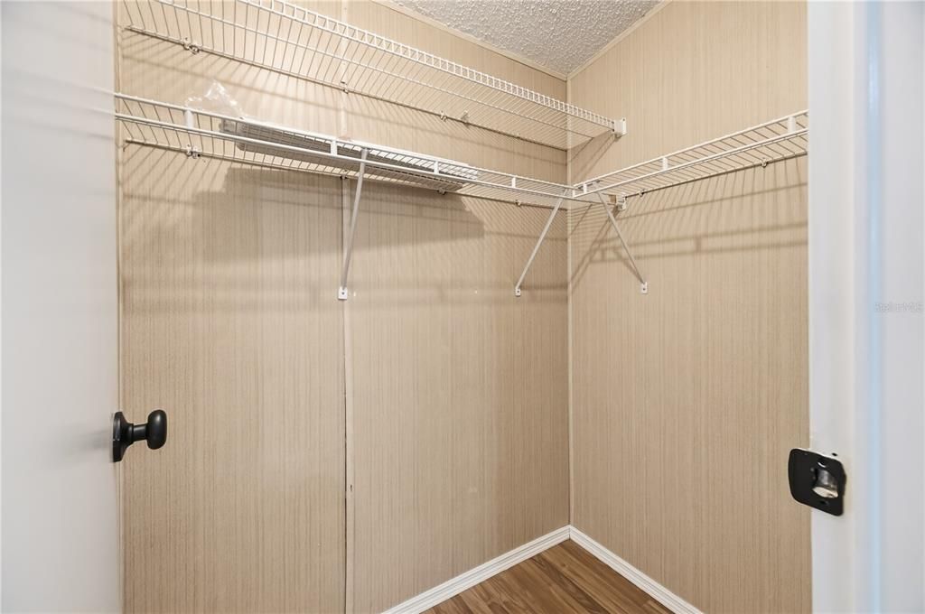 For Sale: $229,000 (2 beds, 2 baths, 1340 Square Feet)