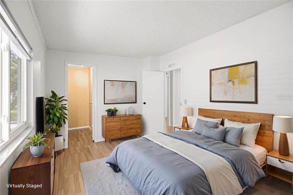 For Sale: $229,000 (2 beds, 2 baths, 1340 Square Feet)