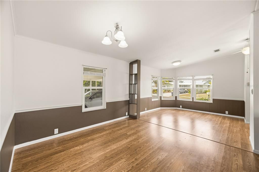 For Sale: $229,000 (2 beds, 2 baths, 1340 Square Feet)