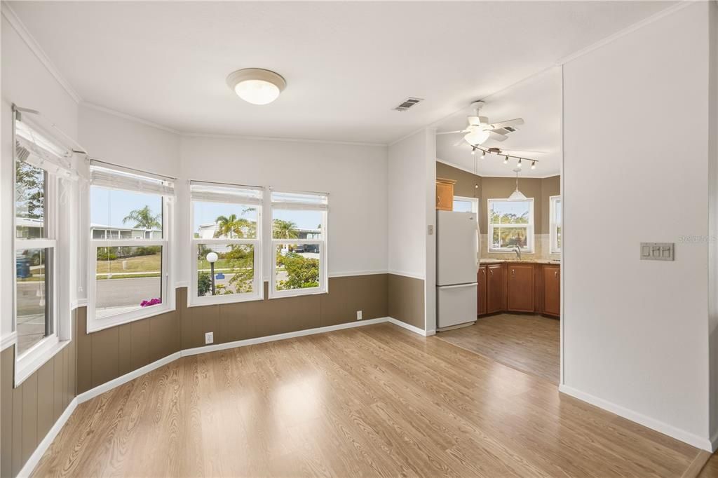 For Sale: $229,000 (2 beds, 2 baths, 1340 Square Feet)