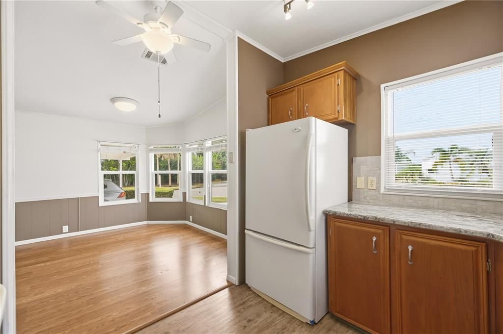 For Sale: $229,000 (2 beds, 2 baths, 1340 Square Feet)