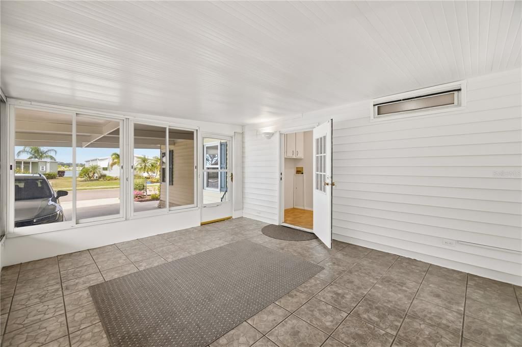 For Sale: $229,000 (2 beds, 2 baths, 1340 Square Feet)