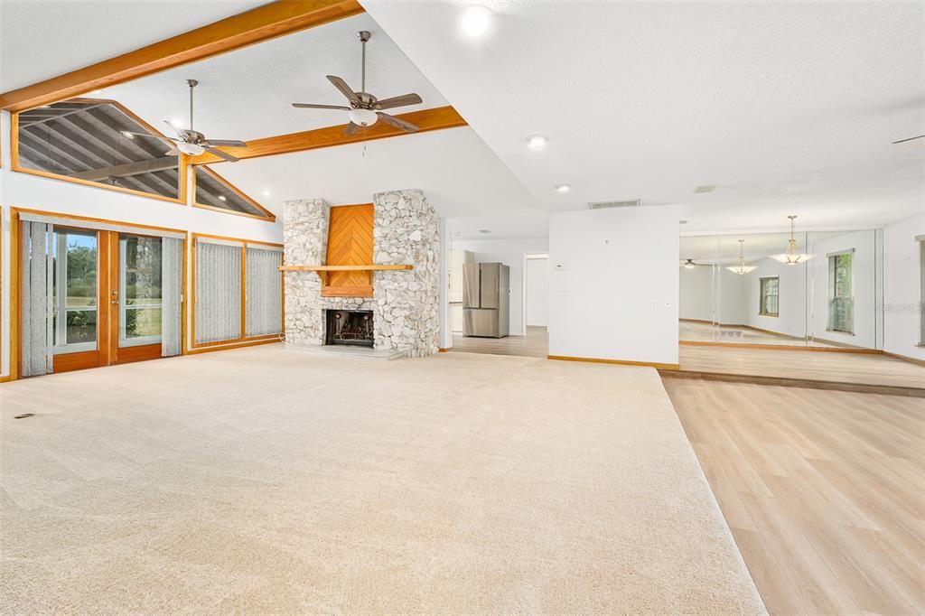 待售: $550,000 (5 贝兹, 3 浴室, 2922 平方英尺)