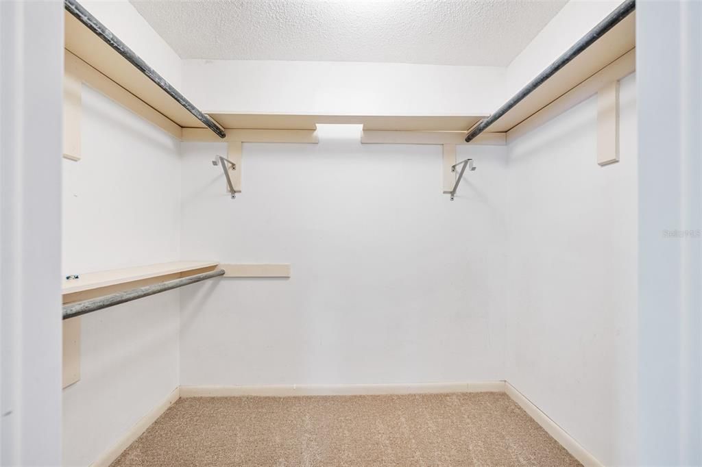 待售: $550,000 (5 贝兹, 3 浴室, 2922 平方英尺)