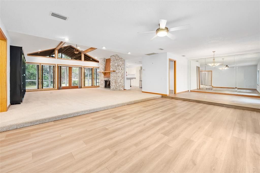 待售: $550,000 (5 贝兹, 3 浴室, 2922 平方英尺)