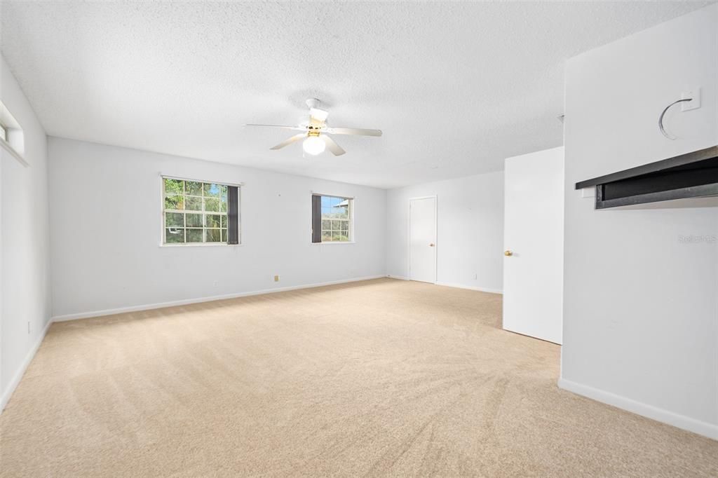 待售: $550,000 (5 贝兹, 3 浴室, 2922 平方英尺)