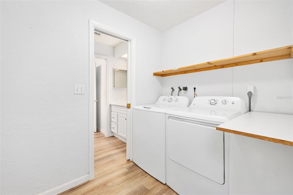 待售: $550,000 (5 贝兹, 3 浴室, 2922 平方英尺)