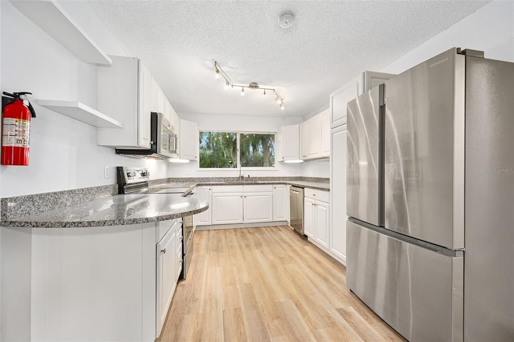 待售: $550,000 (5 贝兹, 3 浴室, 2922 平方英尺)