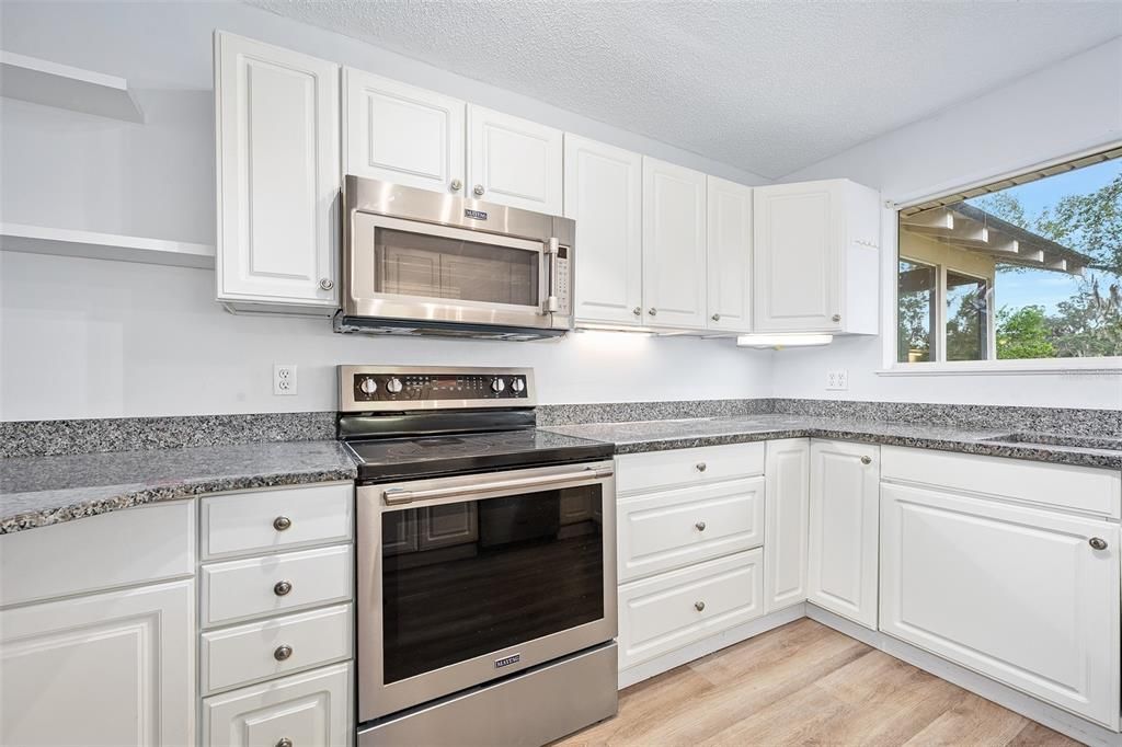 待售: $550,000 (5 贝兹, 3 浴室, 2922 平方英尺)