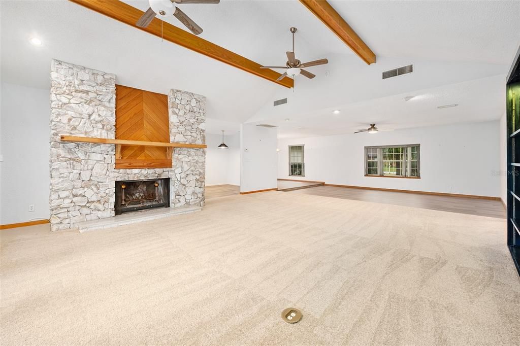 待售: $550,000 (5 贝兹, 3 浴室, 2922 平方英尺)