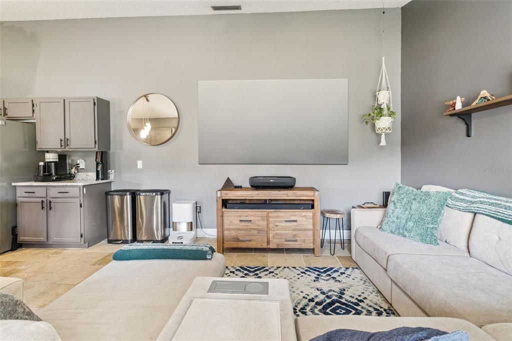 For Sale: $400,000 (3 beds, 2 baths, 1694 Square Feet)