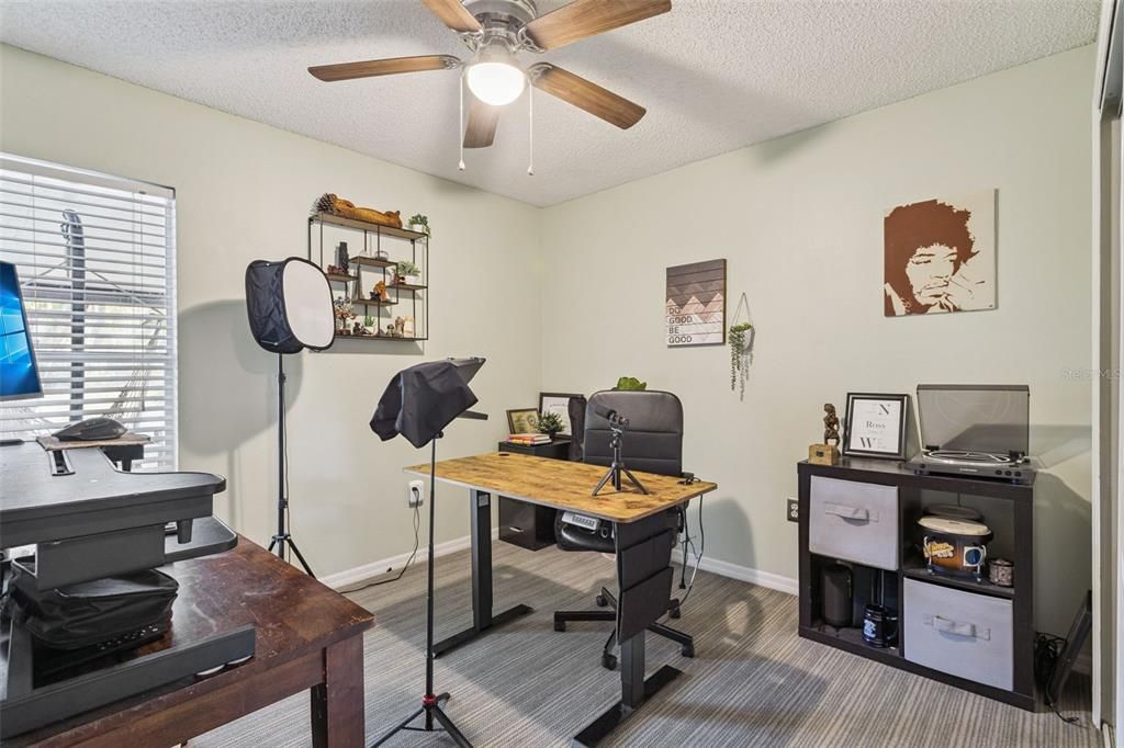 For Sale: $400,000 (3 beds, 2 baths, 1694 Square Feet)