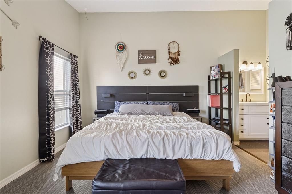 For Sale: $400,000 (3 beds, 2 baths, 1694 Square Feet)