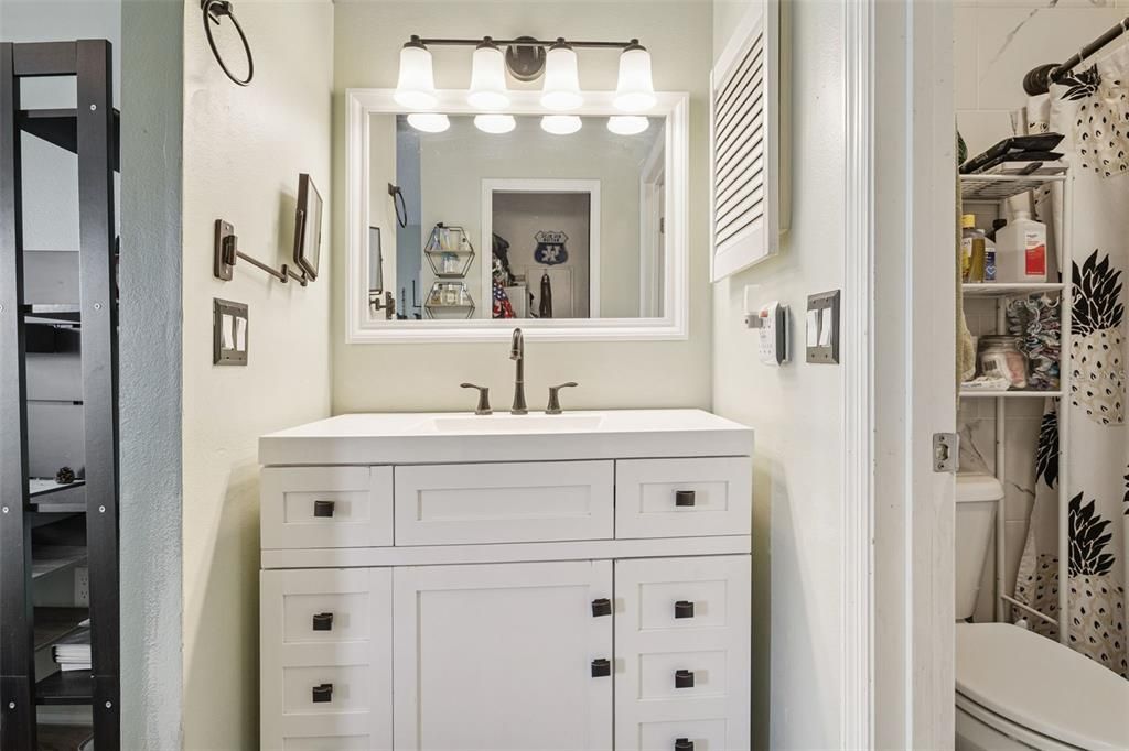 For Sale: $400,000 (3 beds, 2 baths, 1694 Square Feet)