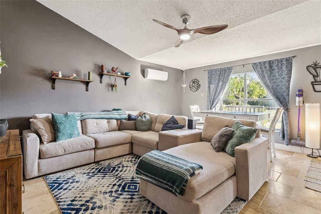 For Sale: $400,000 (3 beds, 2 baths, 1694 Square Feet)