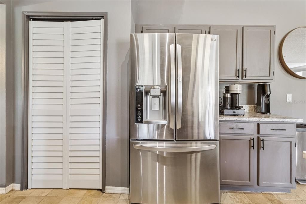 For Sale: $400,000 (3 beds, 2 baths, 1694 Square Feet)