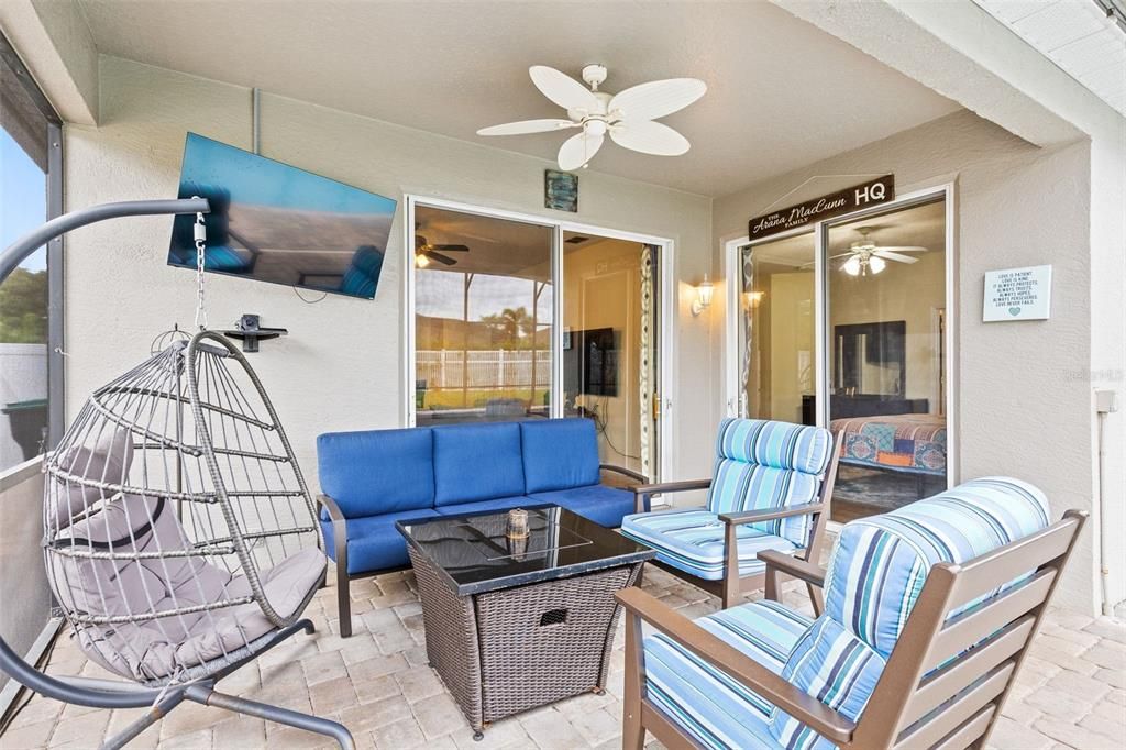 На продажу: $570,000 (4 спален, 2 ванн, 2025 Квадратных фут)