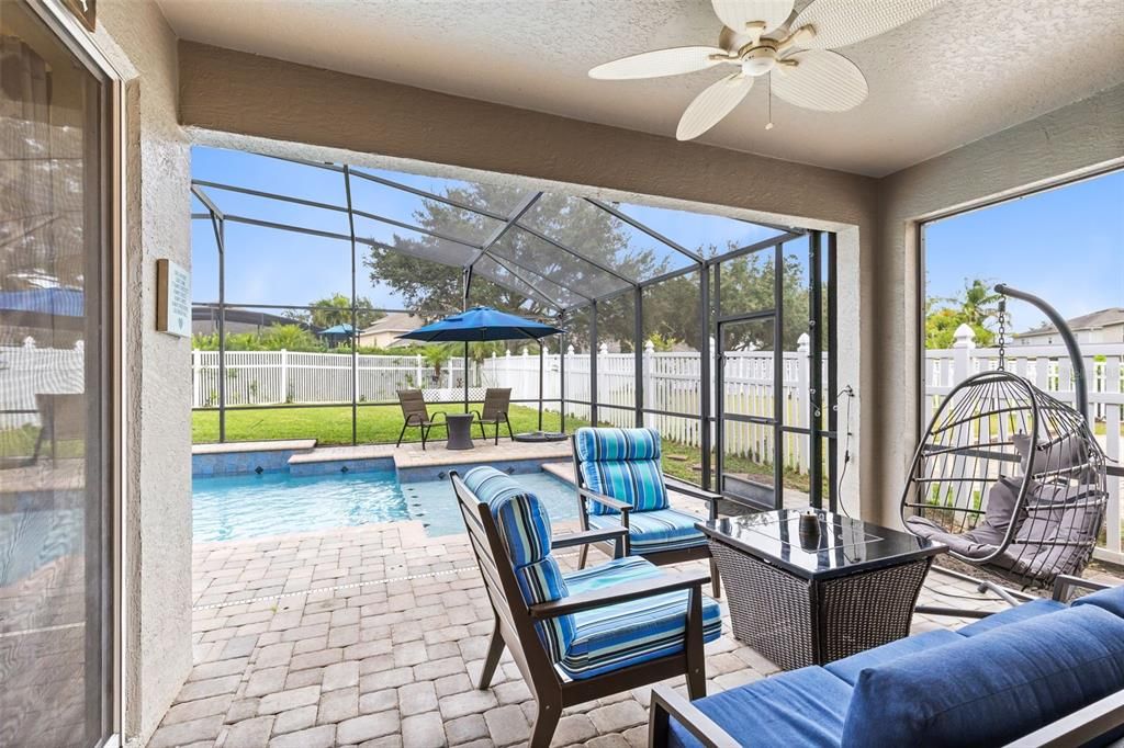 На продажу: $570,000 (4 спален, 2 ванн, 2025 Квадратных фут)