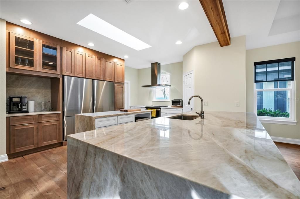 En Renta: $5,750 (4 camas, 2 baños, 2709 Pies cuadrados)