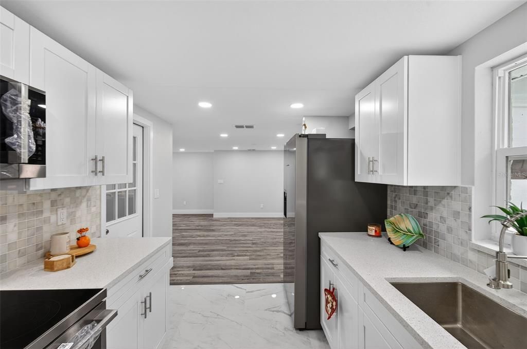 For Sale: $315,000 (3 beds, 2 baths, 1350 Square Feet)