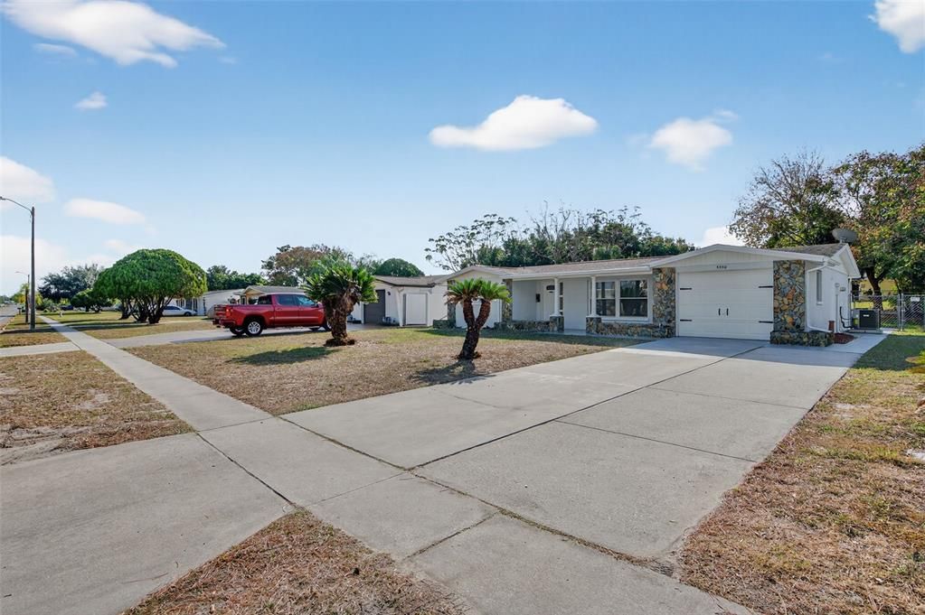 For Sale: $315,000 (3 beds, 2 baths, 1350 Square Feet)