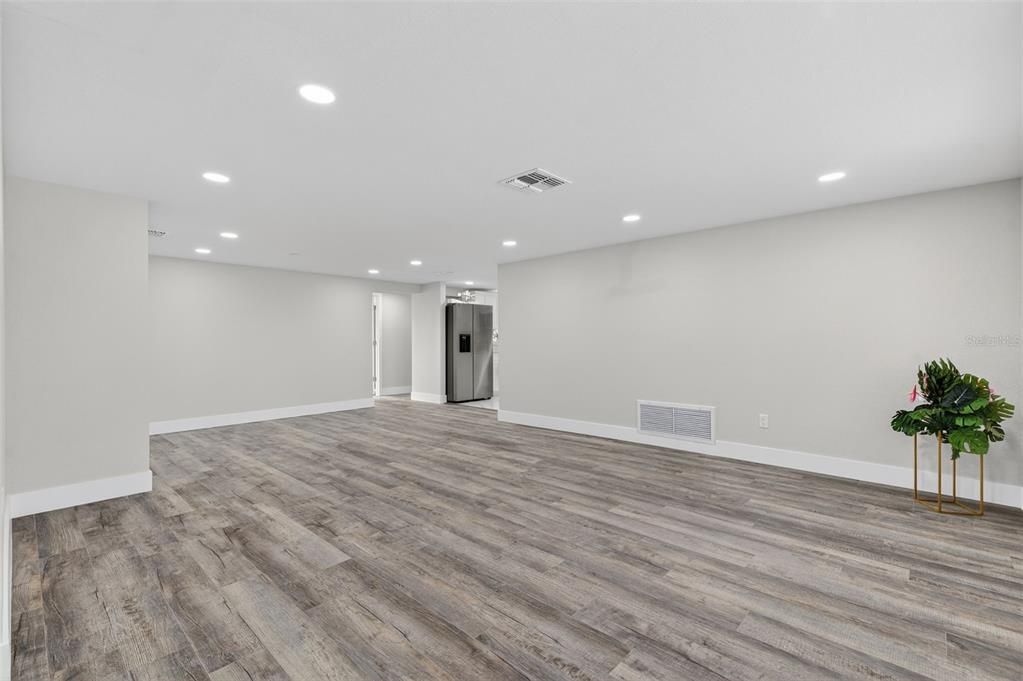 For Sale: $315,000 (3 beds, 2 baths, 1350 Square Feet)