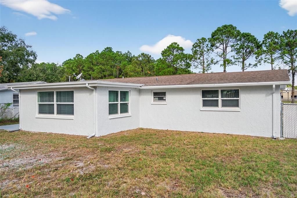 For Sale: $315,000 (3 beds, 2 baths, 1350 Square Feet)