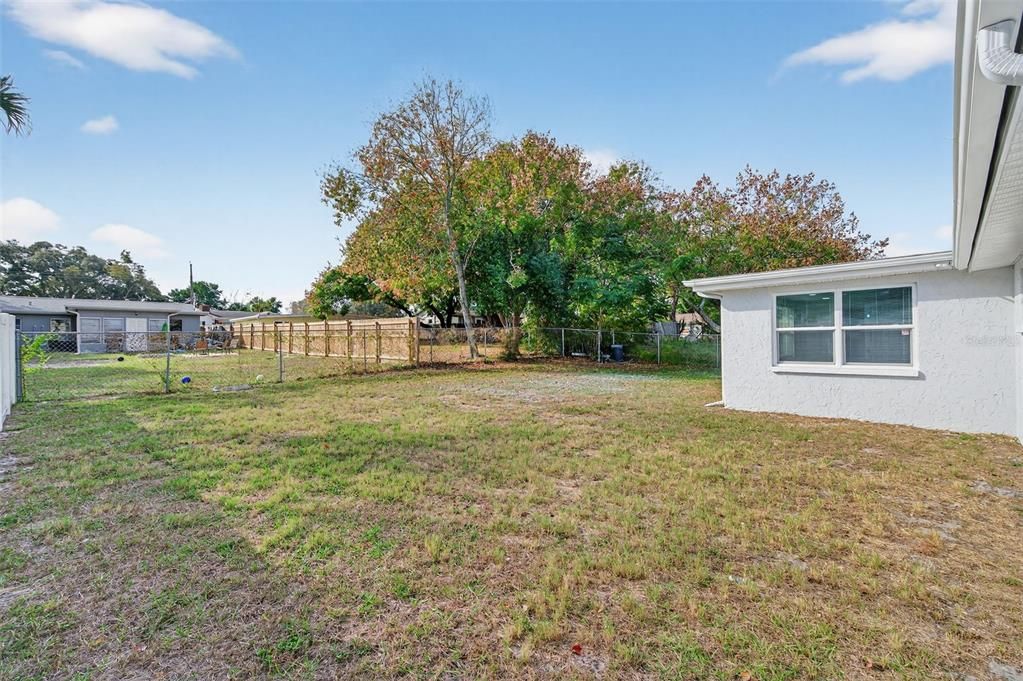 For Sale: $315,000 (3 beds, 2 baths, 1350 Square Feet)