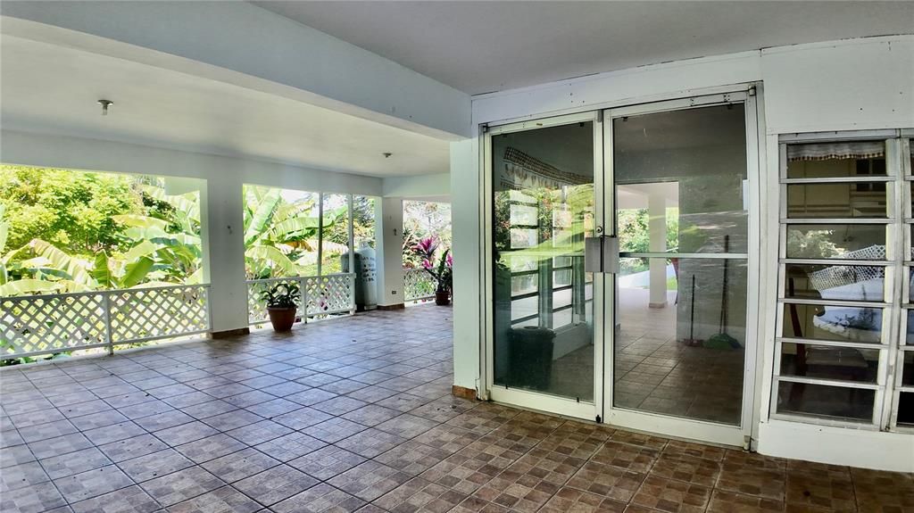 For Rent: $2,500 (2 beds, 2 baths, 1000 Square Feet)