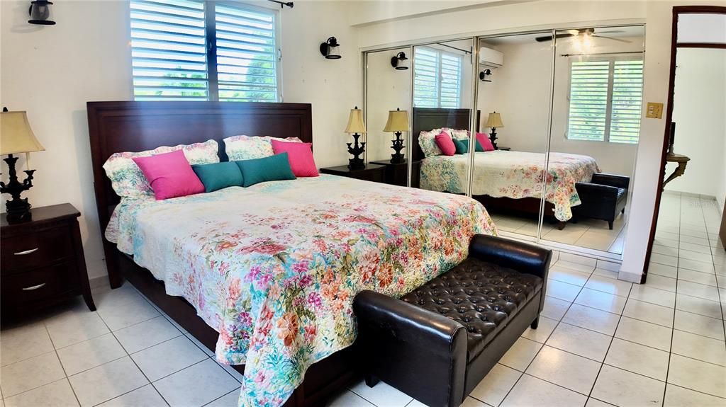 For Rent: $2,500 (2 beds, 2 baths, 1000 Square Feet)