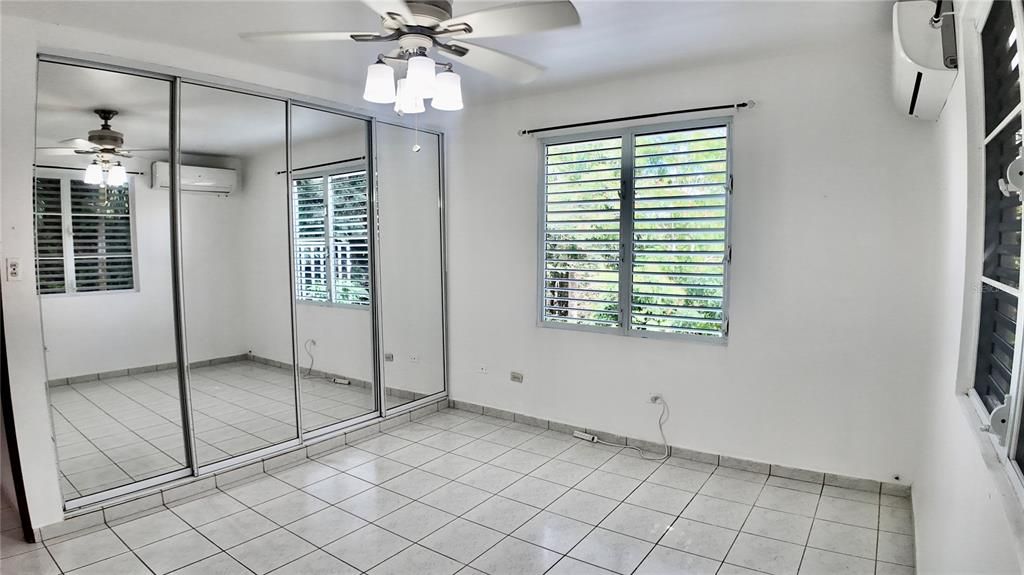 For Rent: $2,500 (2 beds, 2 baths, 1000 Square Feet)