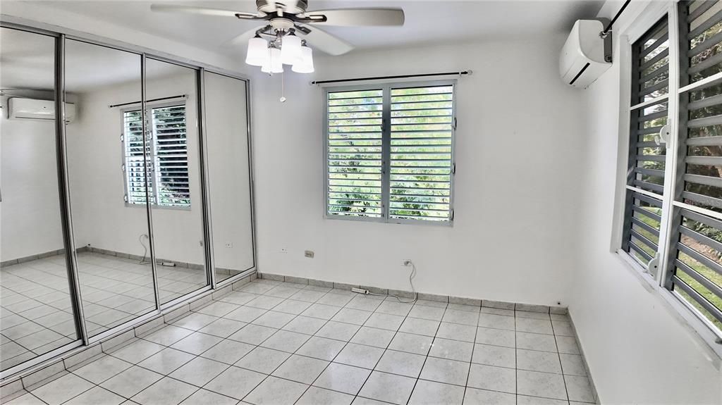 For Rent: $2,500 (2 beds, 2 baths, 1000 Square Feet)