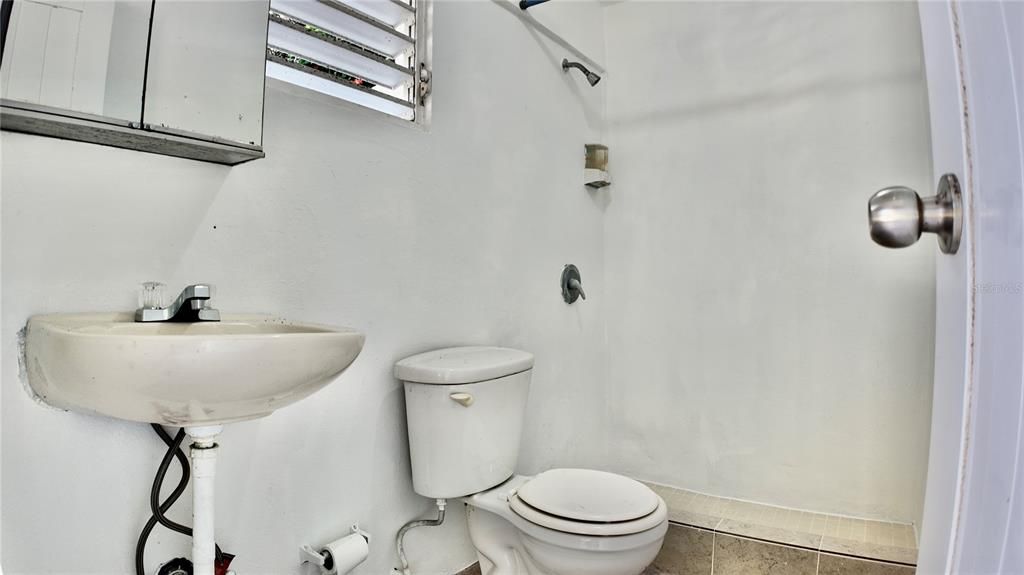 For Rent: $2,500 (2 beds, 2 baths, 1000 Square Feet)