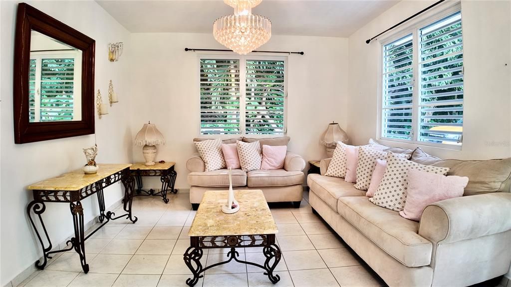 For Rent: $2,500 (2 beds, 2 baths, 1000 Square Feet)