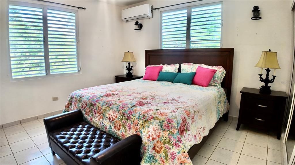 For Rent: $2,500 (2 beds, 2 baths, 1000 Square Feet)