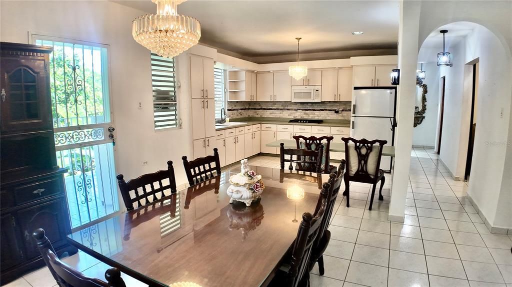 For Rent: $2,500 (2 beds, 2 baths, 1000 Square Feet)